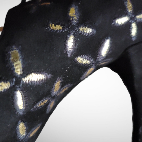 ALAIA |New in Box Black Suede w/Metallic Gold Floral Trim Open Toe Pumps S… - Picture 10 of 16